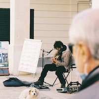 Cours, lutherie, musiciens de studio, concerts le forum de discussion des différents moyens, méthodes et opportunités pour vivre de la guitare.